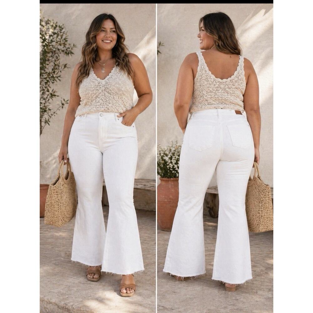 Judy Blue Jeans 22W White High Rise Flare Stretch Frayed Hem NWT Plus Size